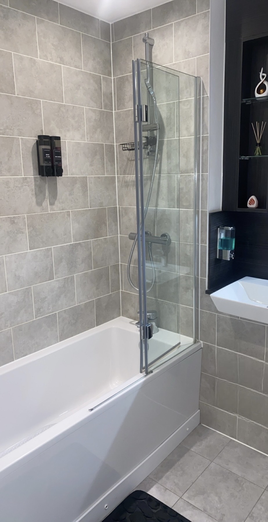 03121FC7-6BB8-4D8A-A897-4E3CF26E5355